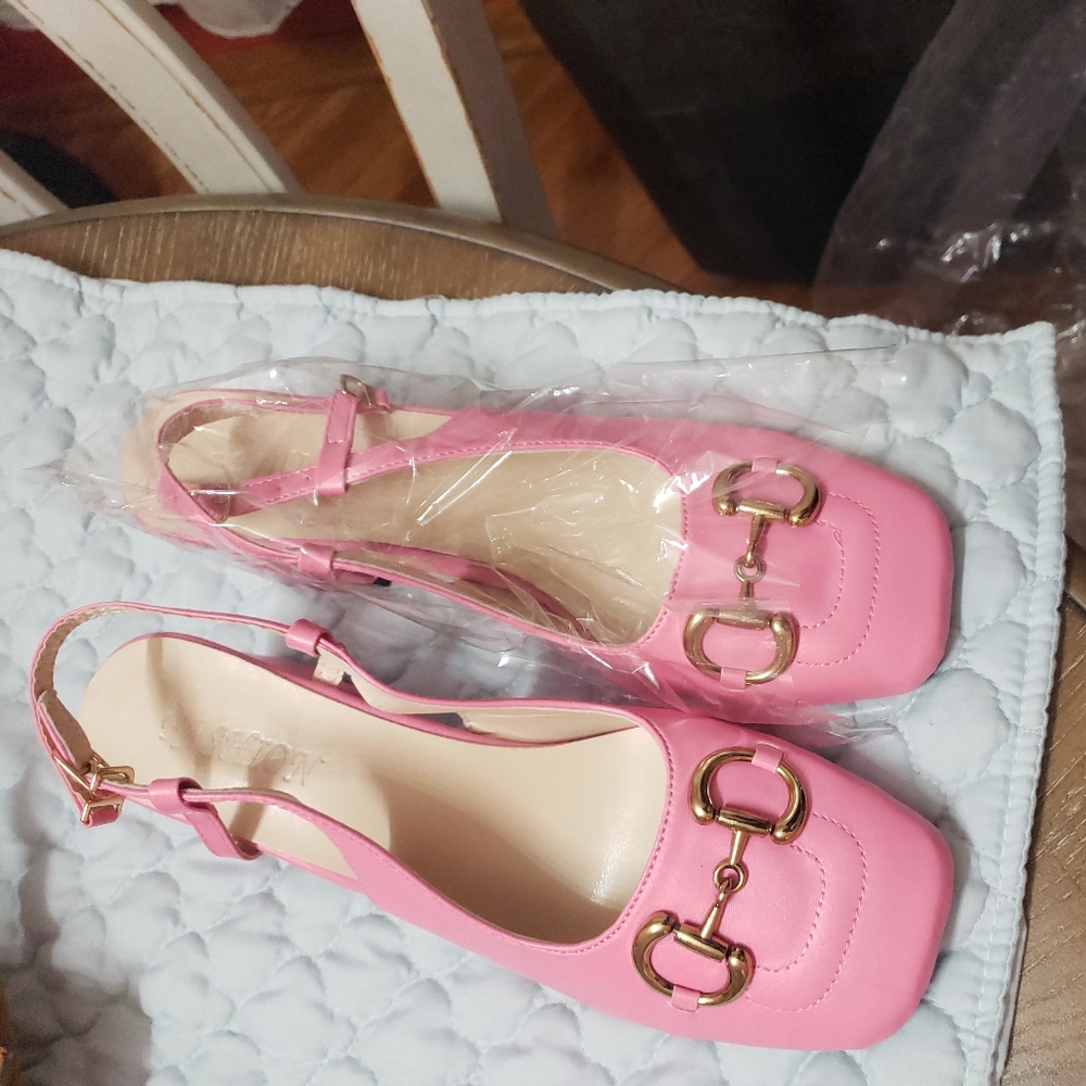 Vintage pink sling back shoes
